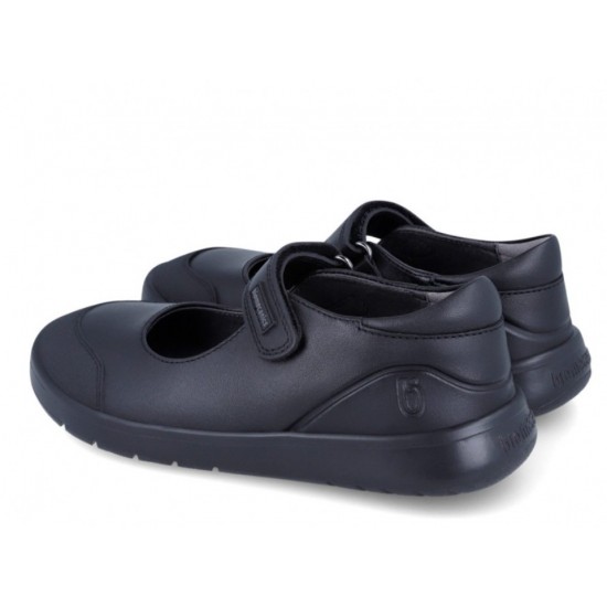 Pantofi negri decupati din piele fete Biomecanics calapod lat 251022-A054