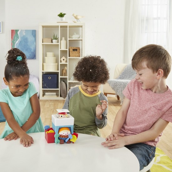 Pantalonii instalatorului joc distractiv Hasbro E6553