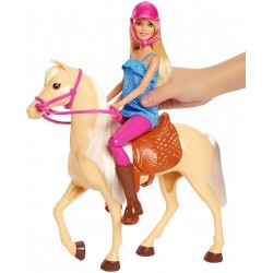Papusa Barbie cu cal Mattel FXH13