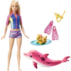 Papusa Barbie la plaja cu delfin
