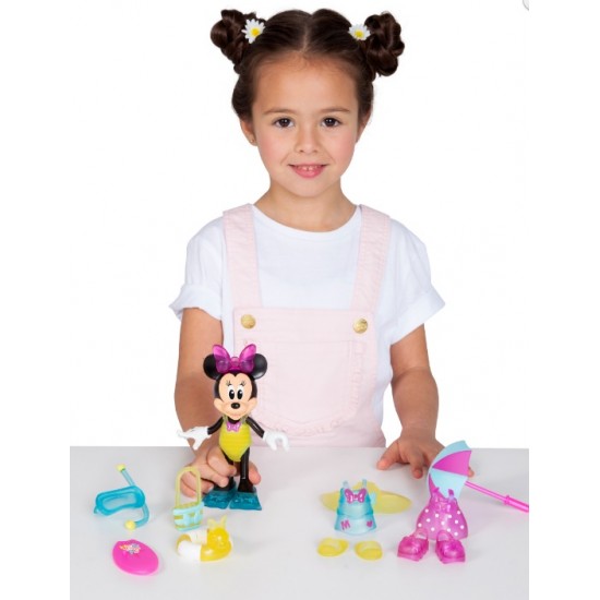 Papusa Minnie la plaja